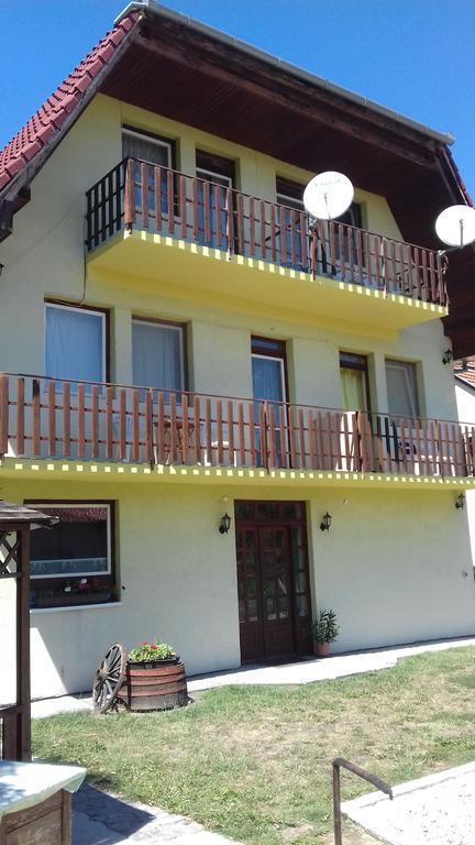 Apartmanhaz Balatonfenyves Apartment Exterior photo